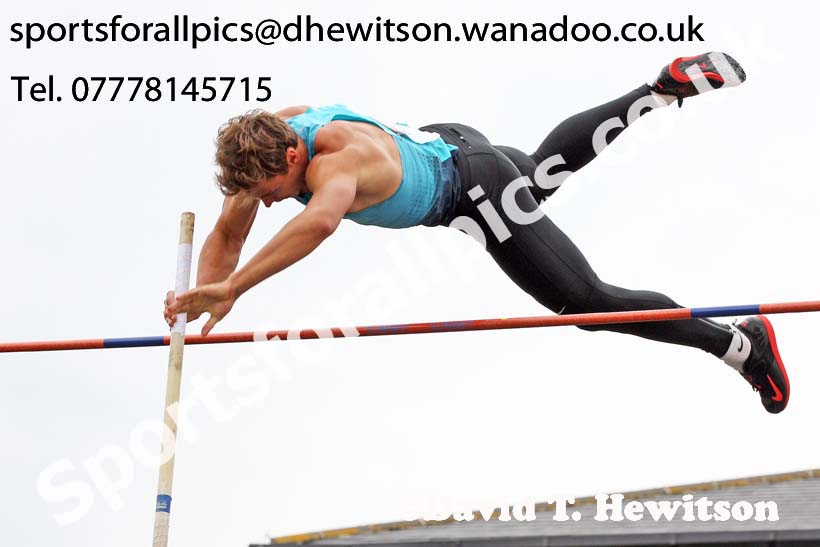 Senior mens pole vault, EAP International Combined Events, Hexham Northumberland. Photo: David T. Hewitson/Sports for All Pics